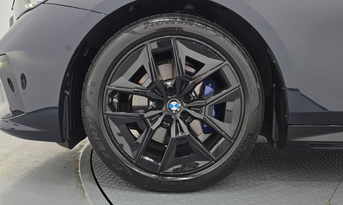 BMW 5-Series 2024