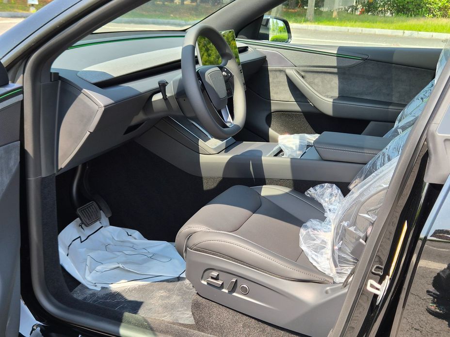 Tesla Model Y 2026