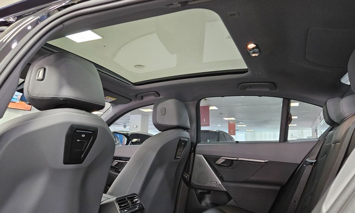 BMW 5-Series 2025