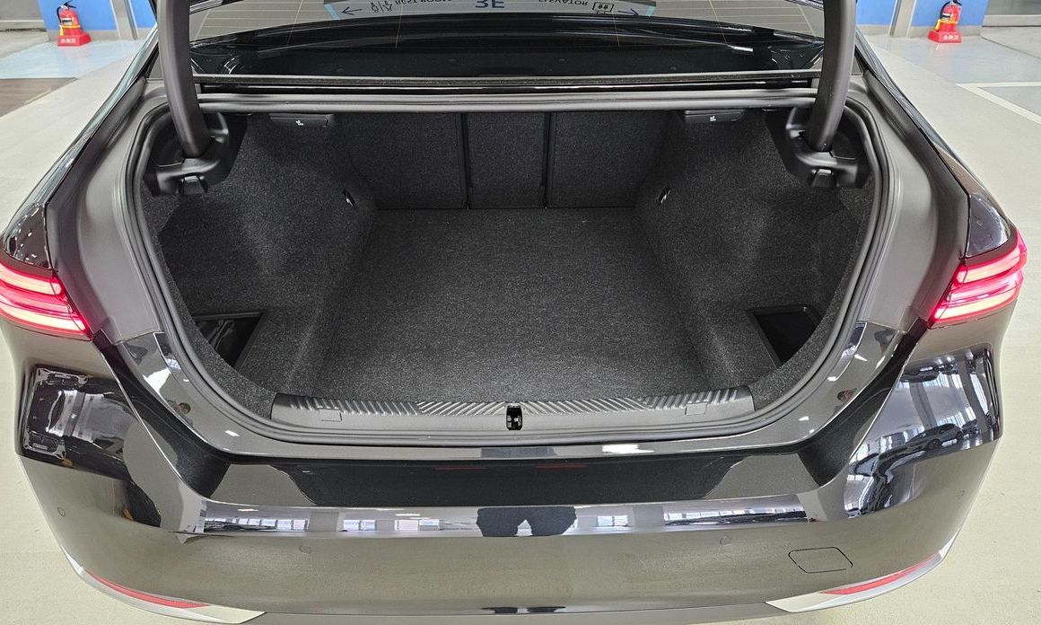 BMW 5-Series 2025
