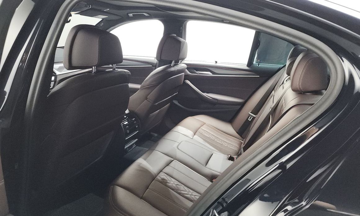 BMW 5-Series 2023