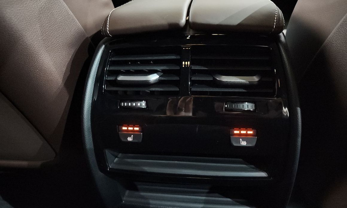 BMW 5-Series 2023