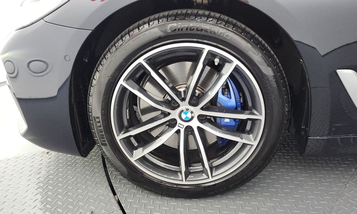 BMW 5-Series 2023