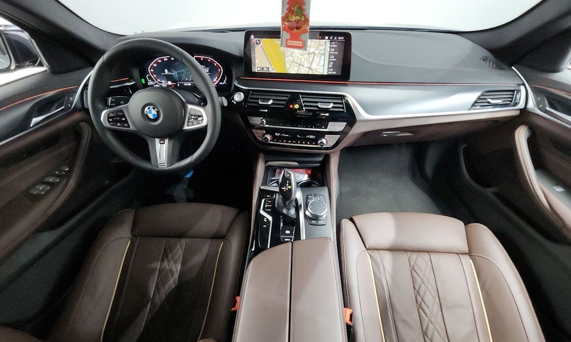 BMW 5-Series 2023