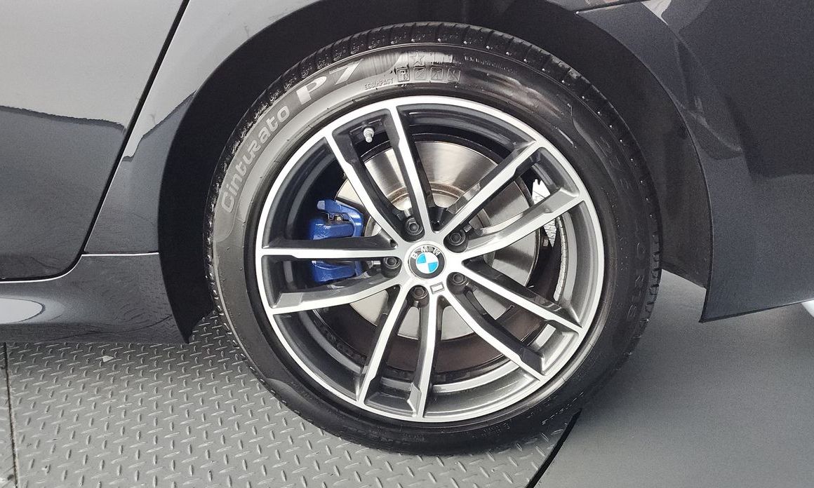 BMW 5-Series 2023