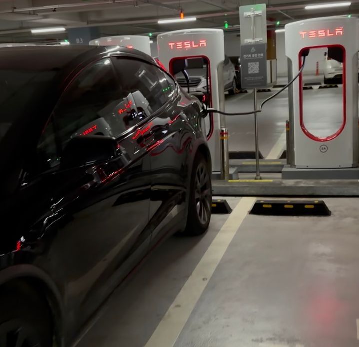 Tesla Model X 2024