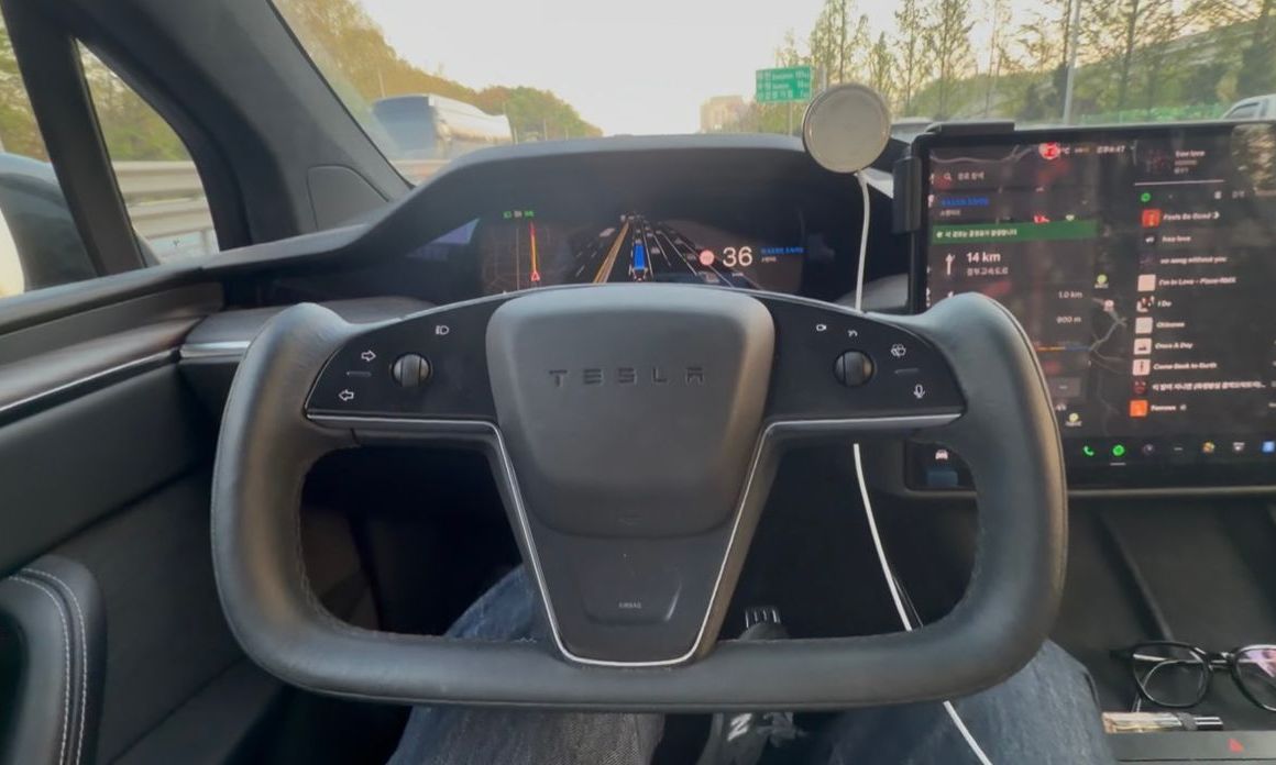 Tesla Model X 2024