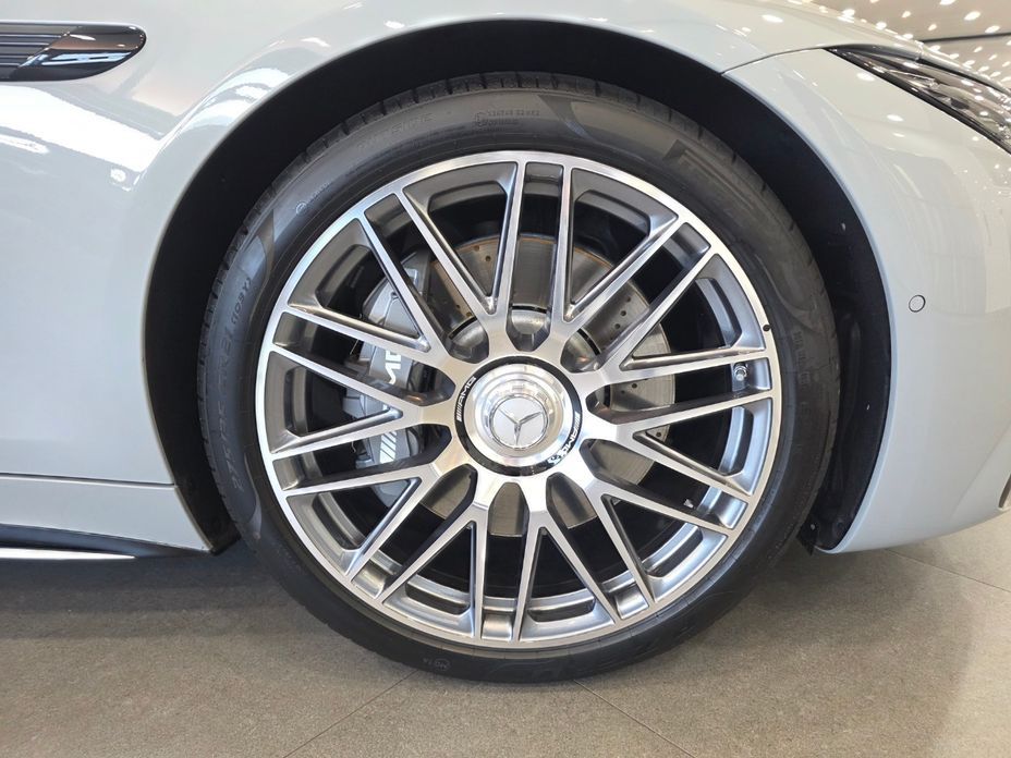 Mercedes-Benz SL-Class 2025