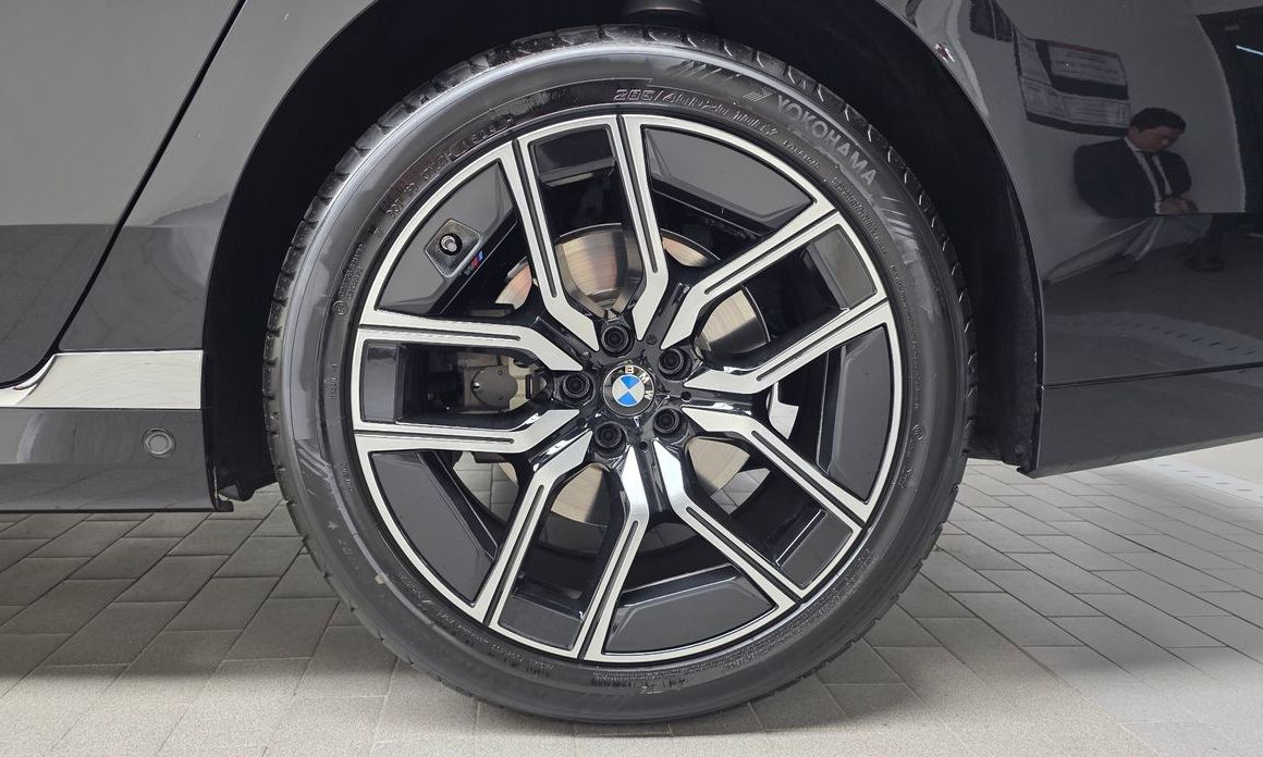 BMW 7-Series 2025