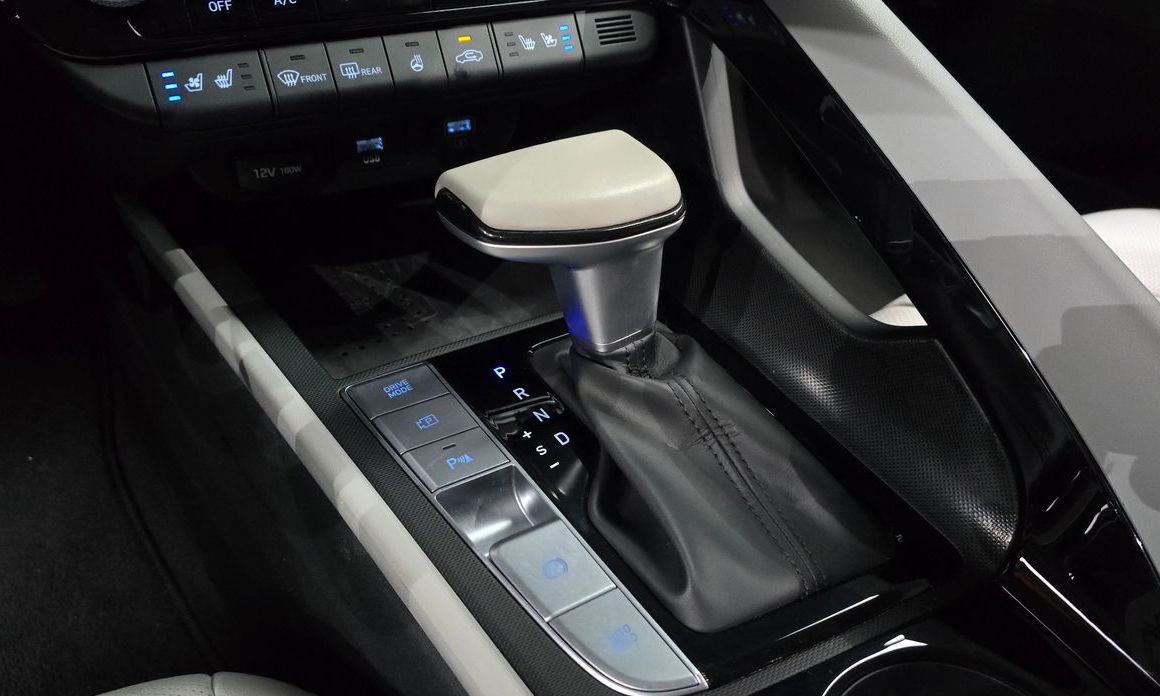 Hyundai AVANTE 2021