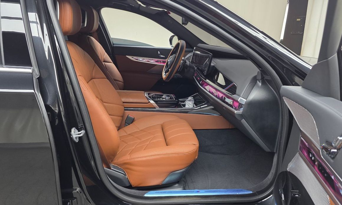 BMW 7-Series 2025