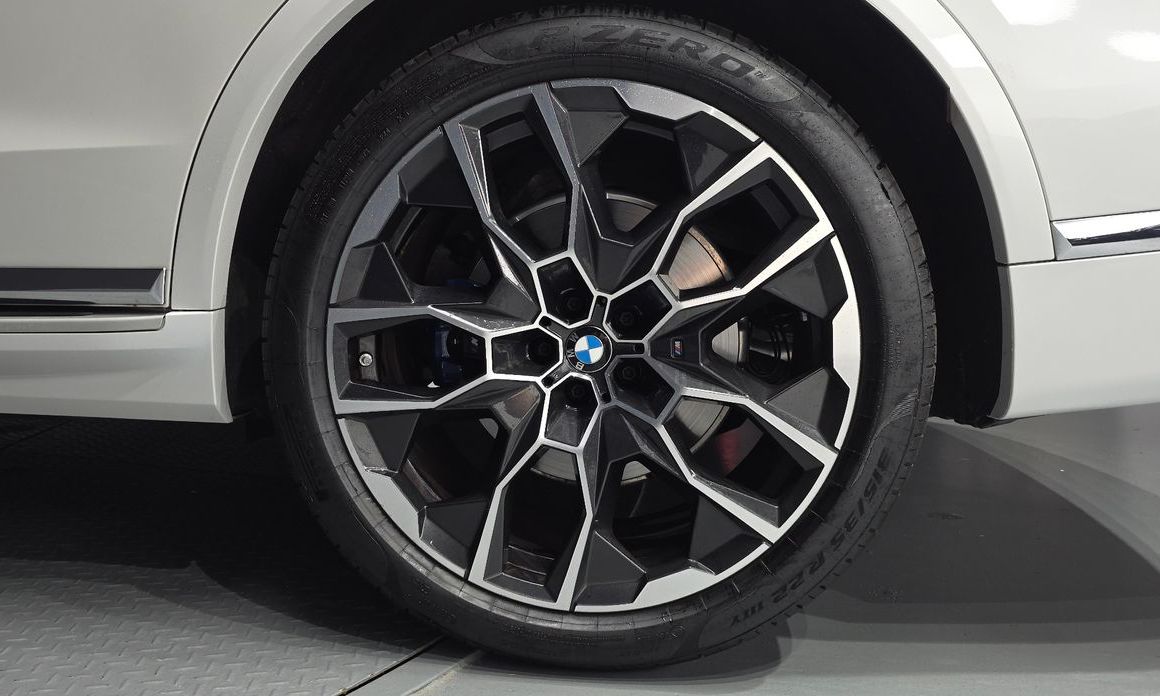 BMW X7 2024