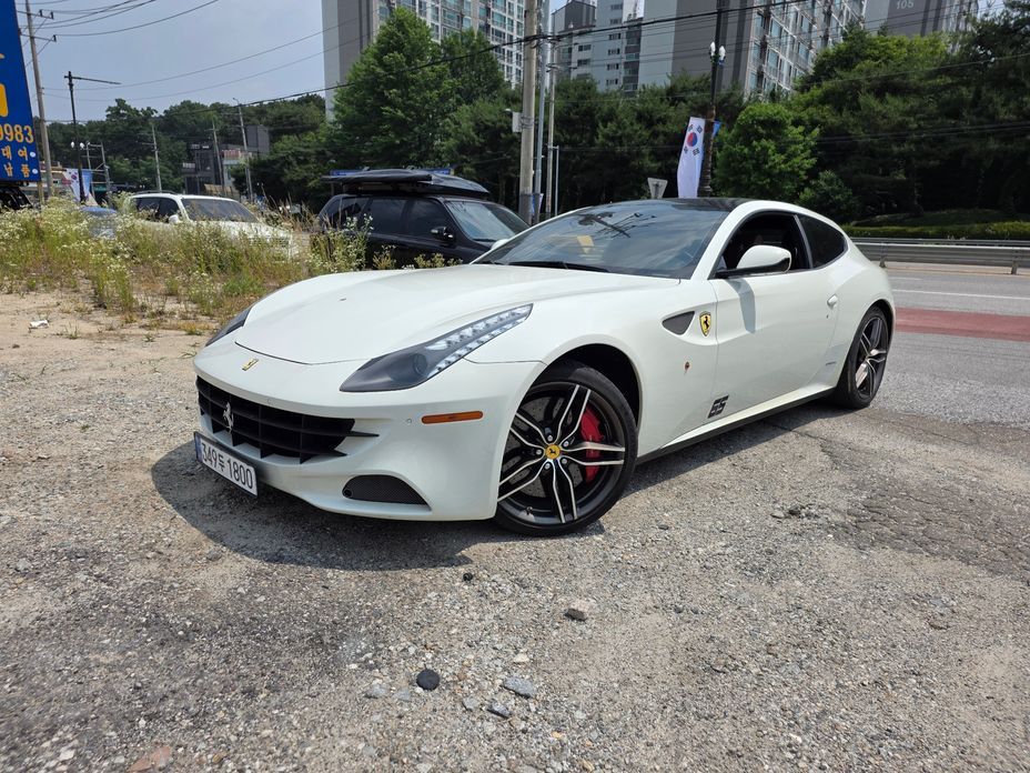 Ferrari FF 2014