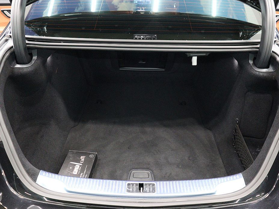 Mercedes-Benz S-Class 2023