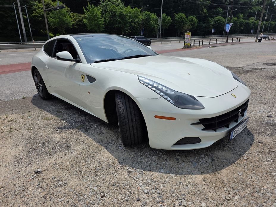 Ferrari FF 2014