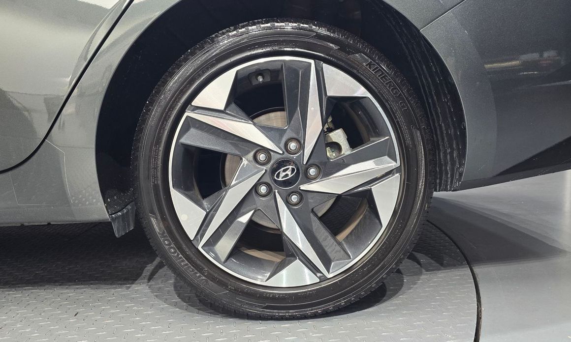 Hyundai AVANTE 2021