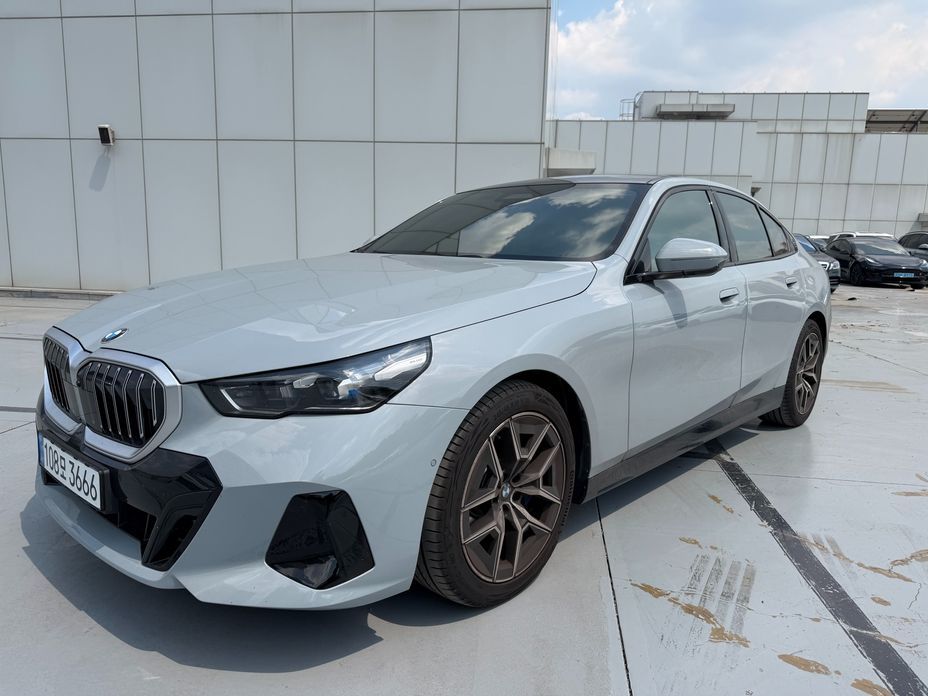 BMW 5-Series 2026