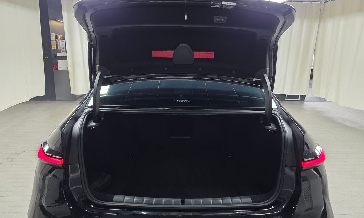 BMW 7-Series 2025