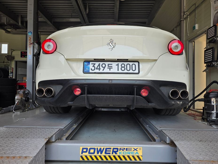 Ferrari FF 2014