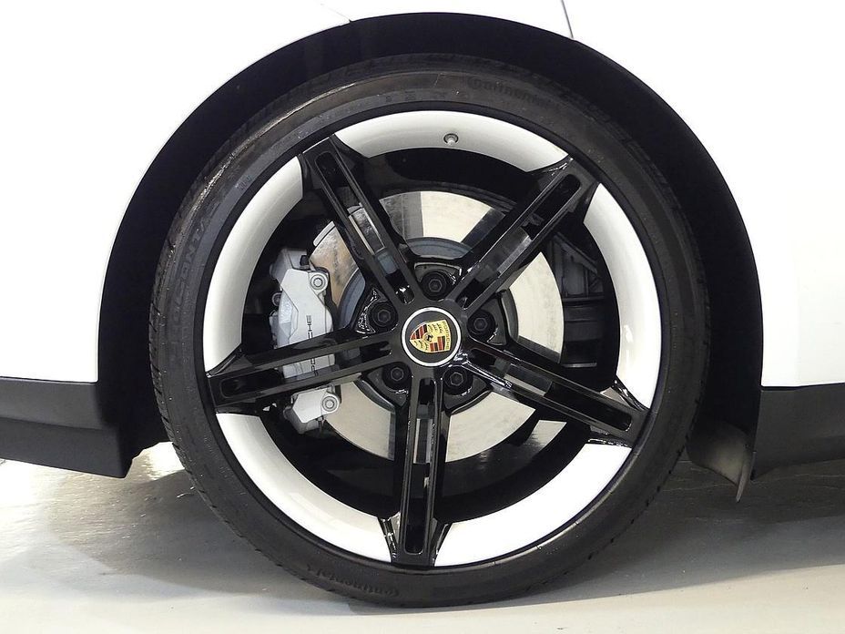 Porsche Taycan 2024