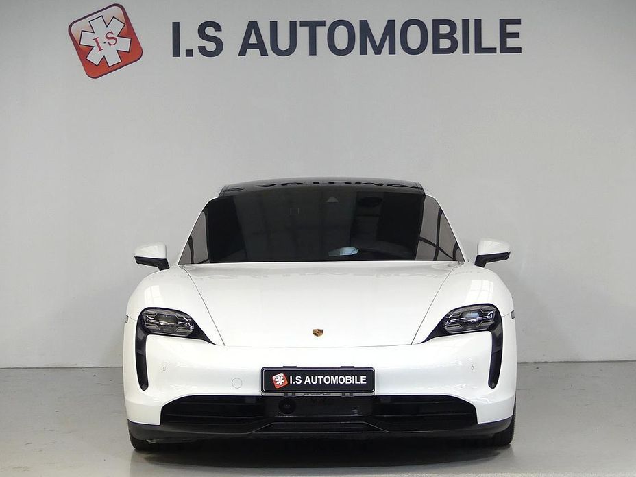 Porsche Taycan 2024