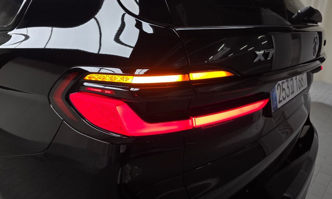 BMW X7 2025