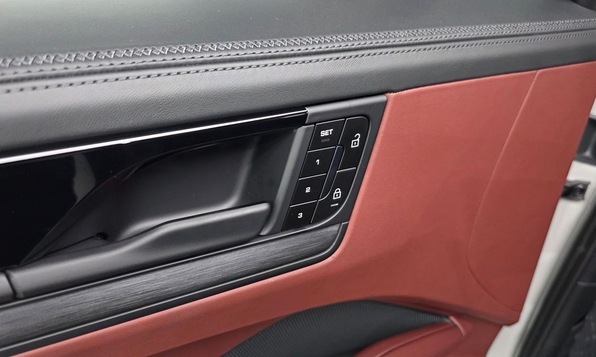Porsche Cayenne 2025