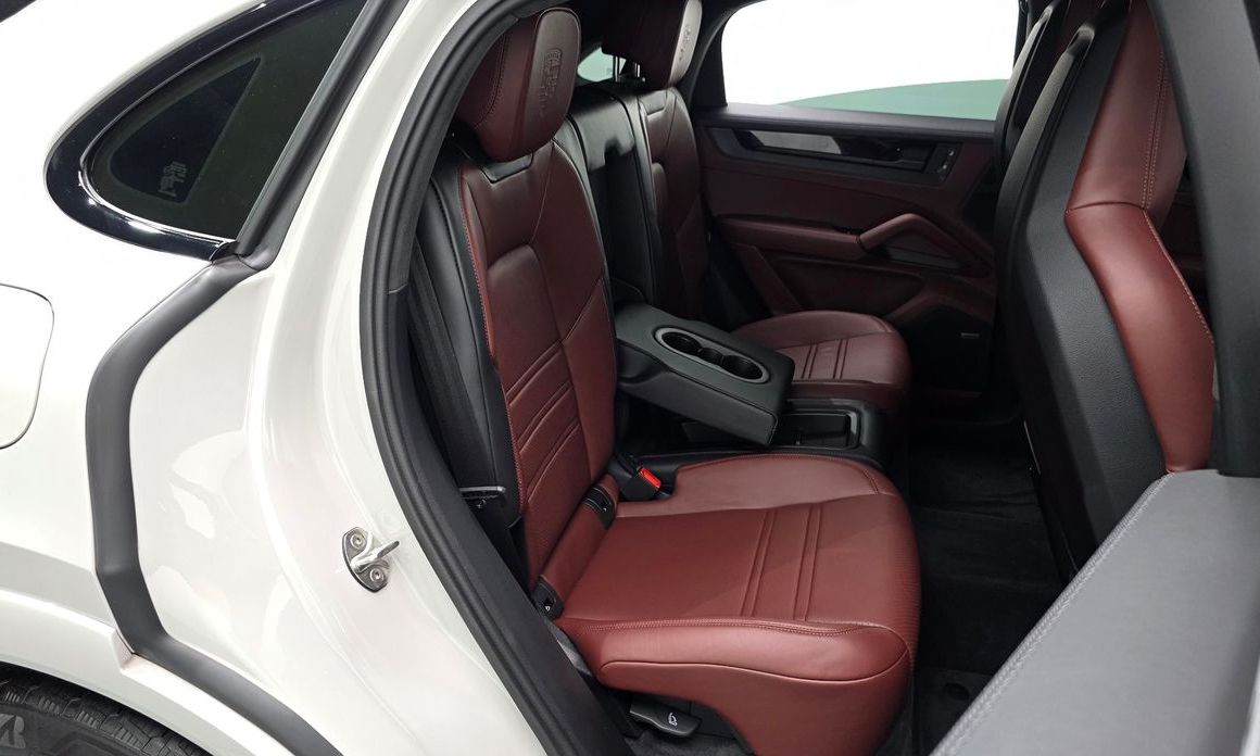 Porsche Cayenne 2025