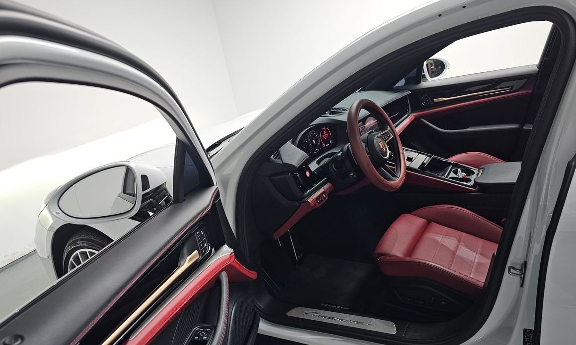 Porsche Panamera 2024