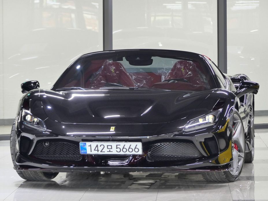 Ferrari F8 2022
