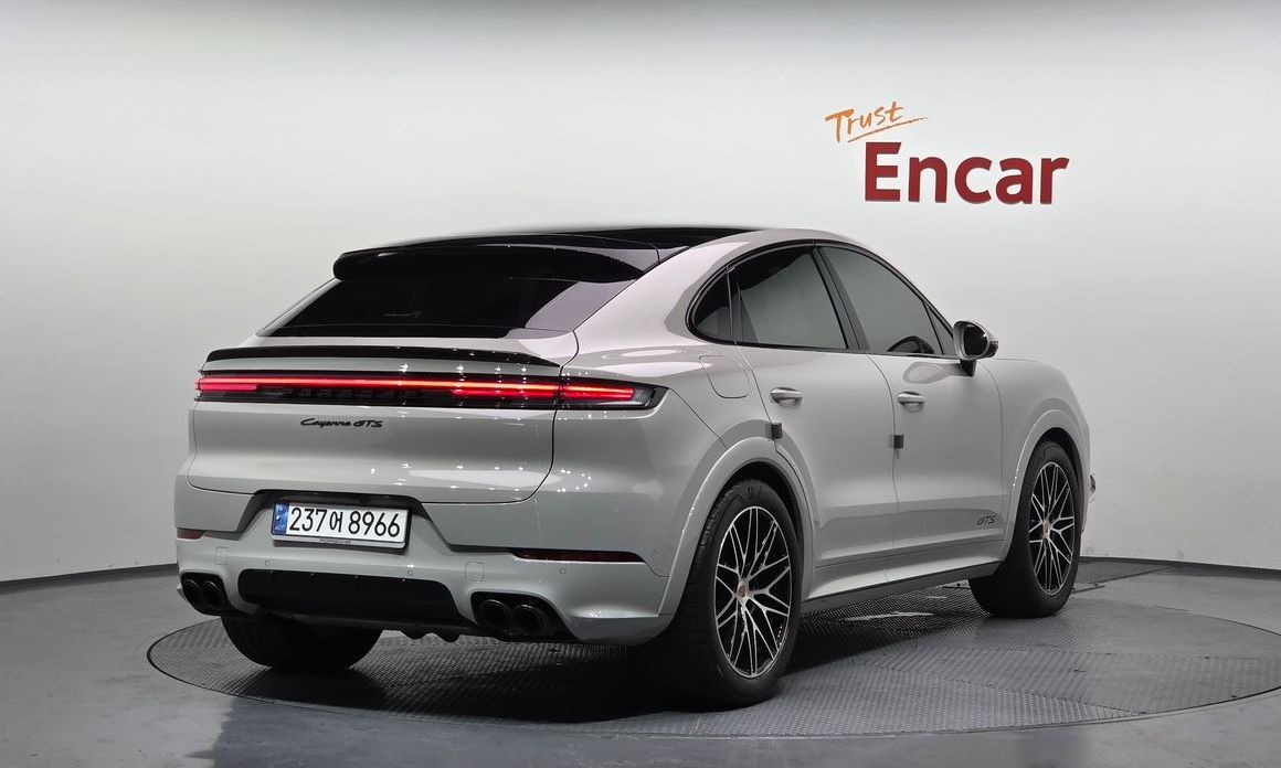Porsche Cayenne 2025