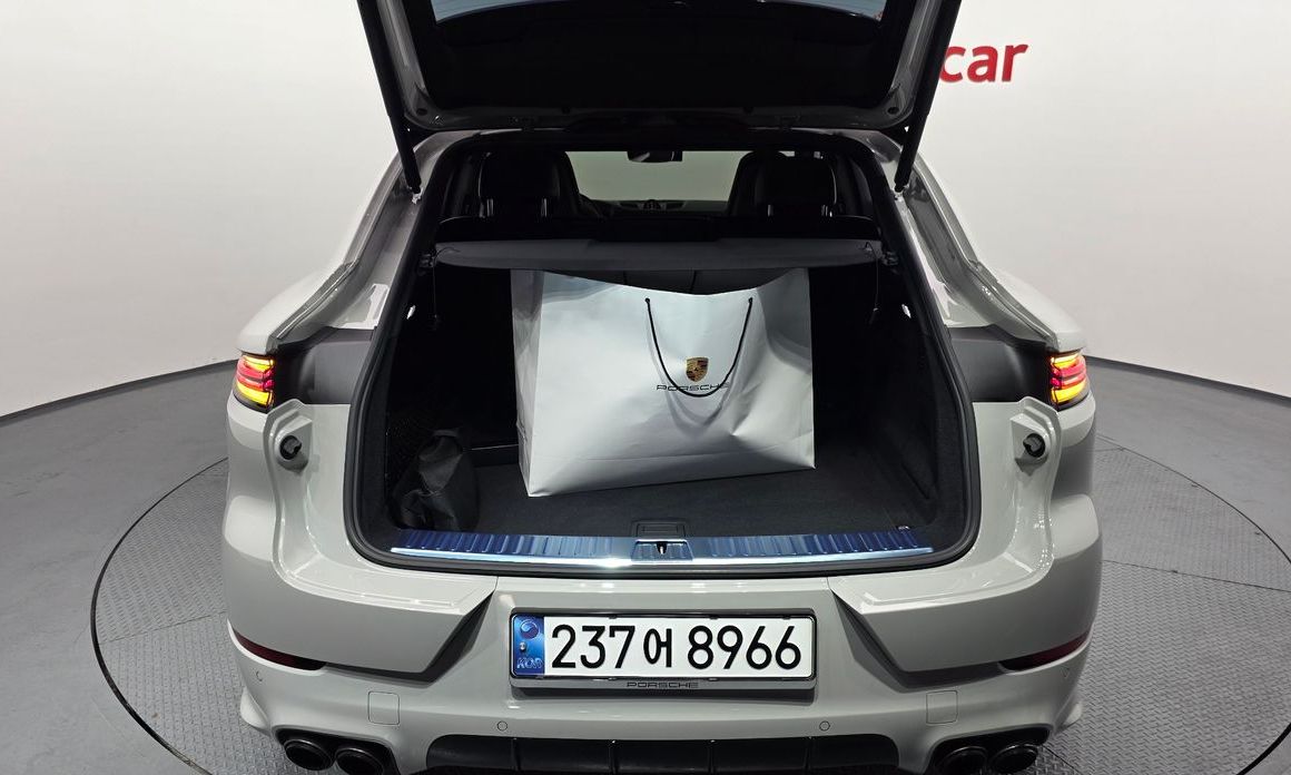 Porsche Cayenne 2025
