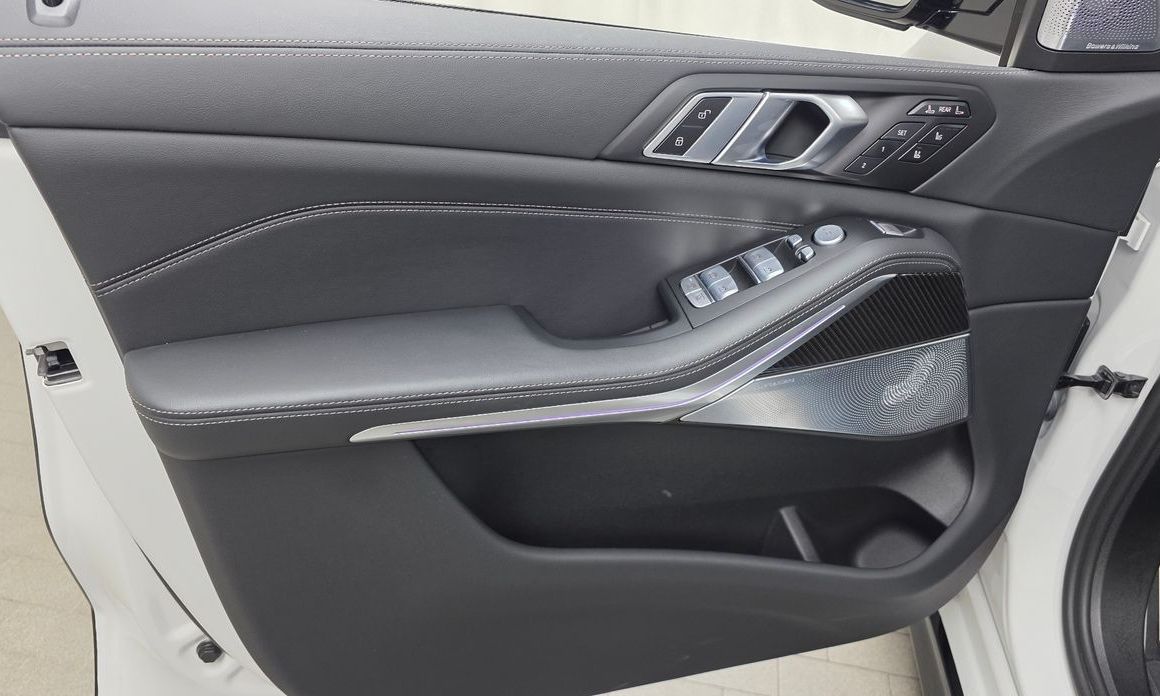 BMW X7 2025