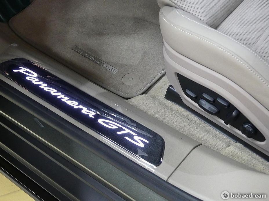 Porsche Panamera 2025