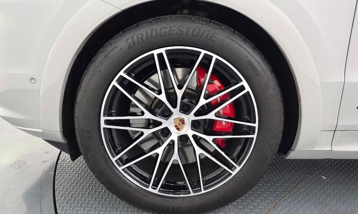 Porsche Cayenne 2025