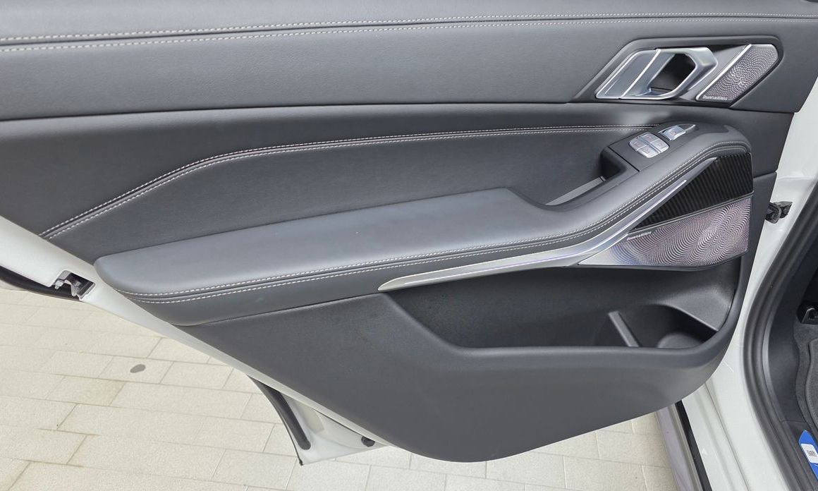 BMW X7 2025