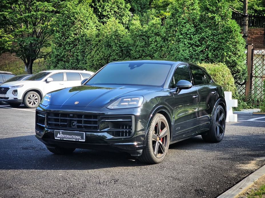 Porsche Cayenne 2025