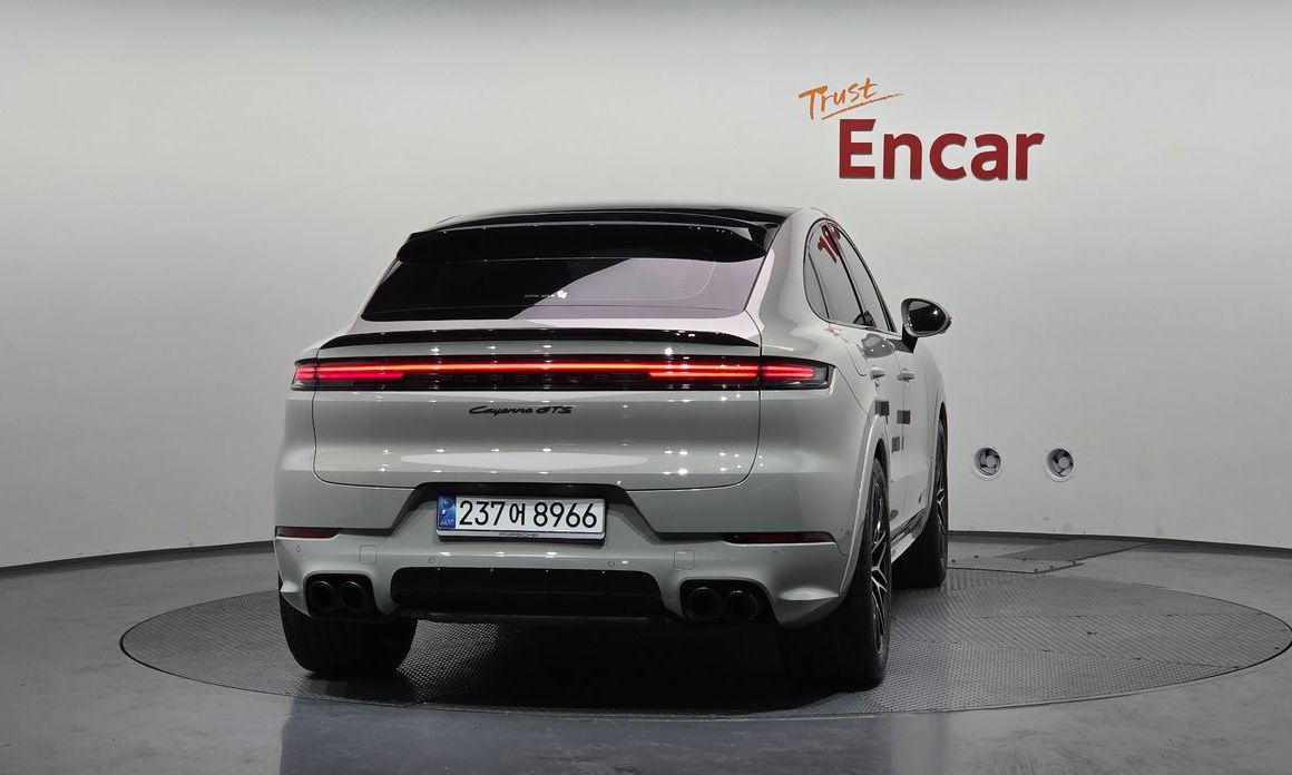 Porsche Cayenne 2025