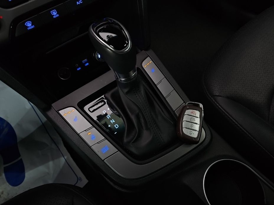 Hyundai AVANTE 2016