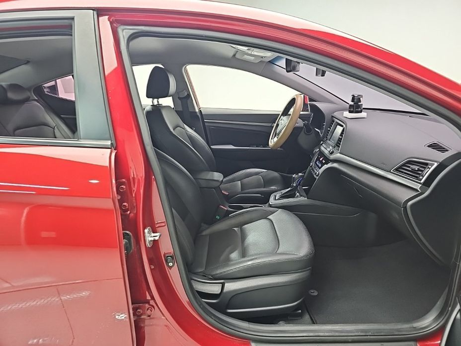 Hyundai AVANTE 2016