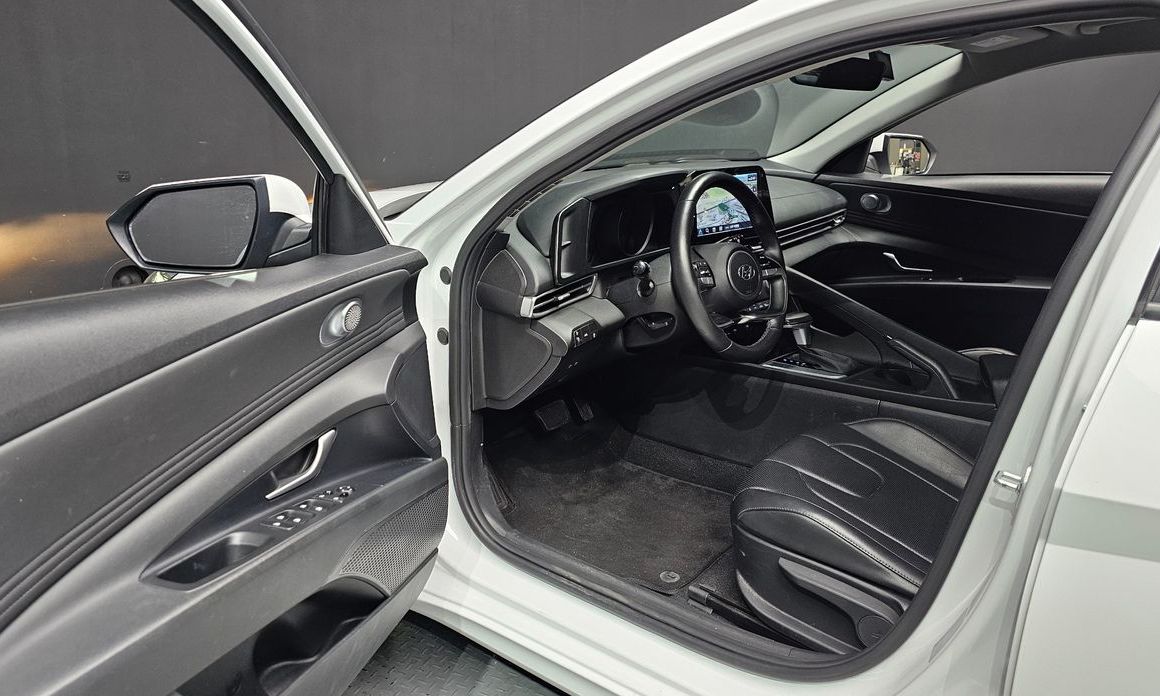 Hyundai AVANTE 2021