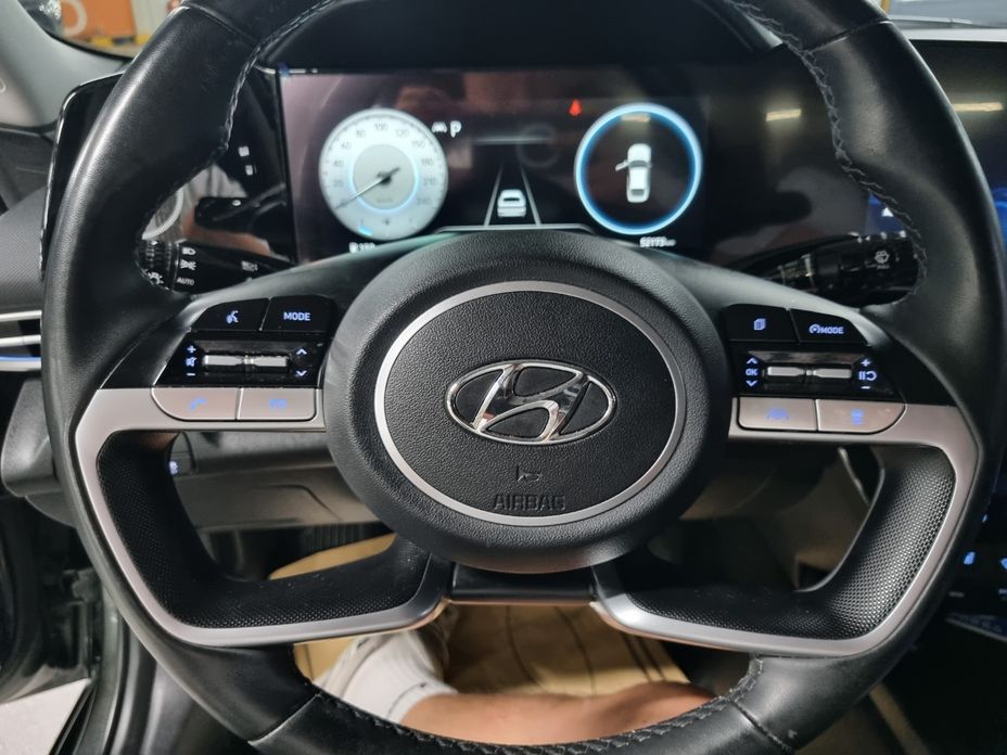 Hyundai AVANTE 2021