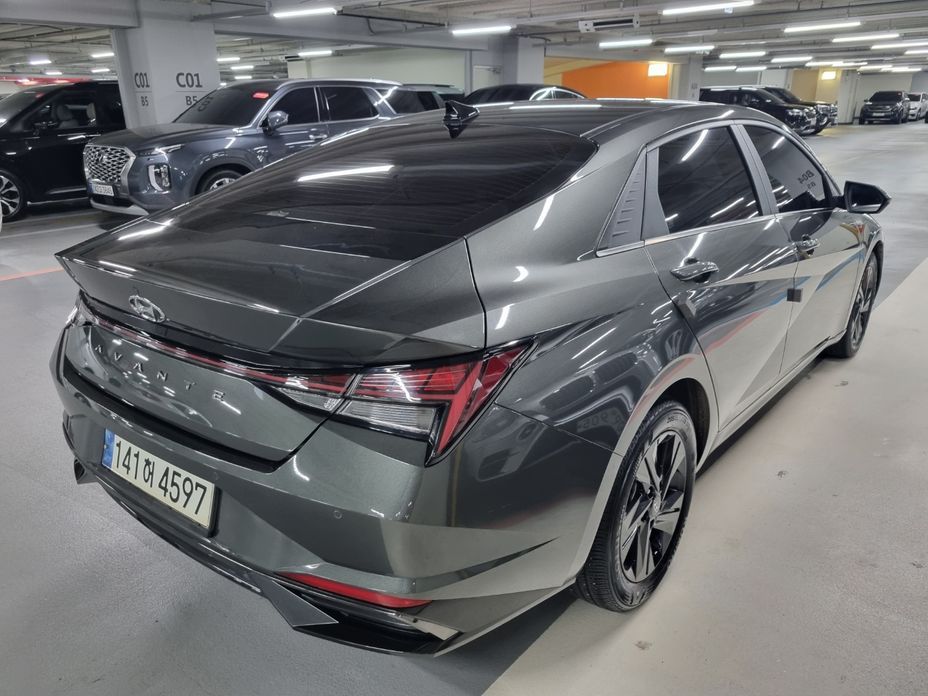 Hyundai AVANTE 2021