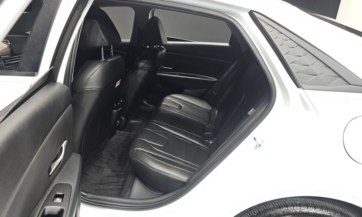 Hyundai AVANTE 2025