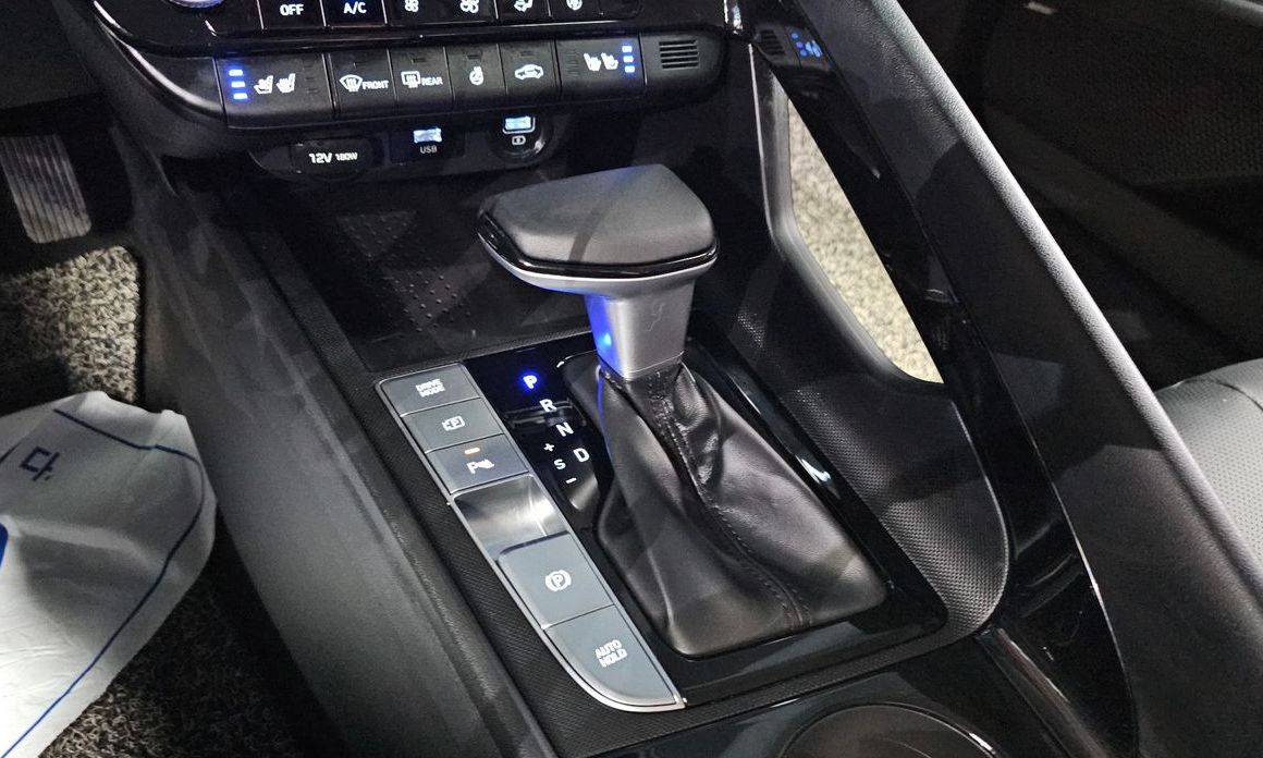 Hyundai AVANTE 2021