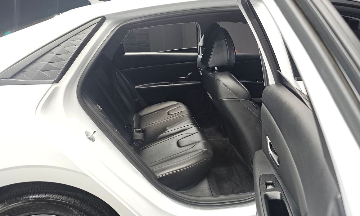 Hyundai AVANTE 2025