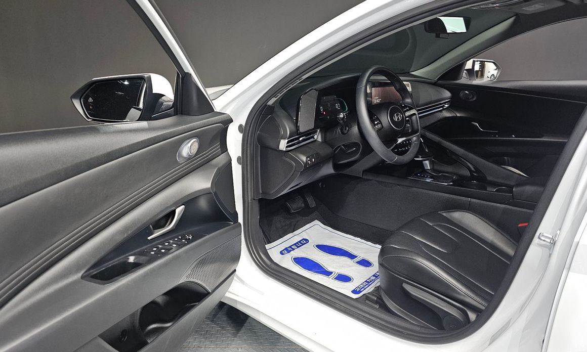 Hyundai AVANTE 2025