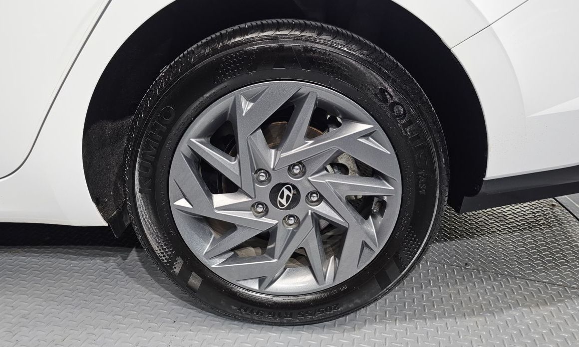 Hyundai AVANTE 2025