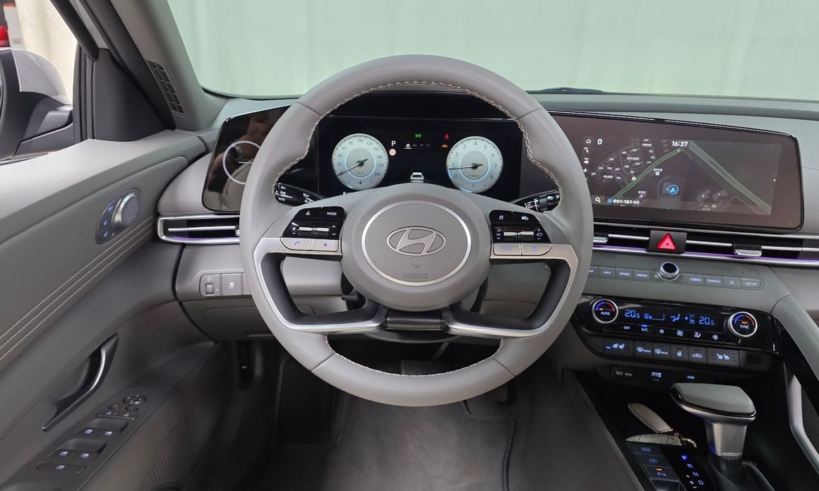 Hyundai AVANTE 2024