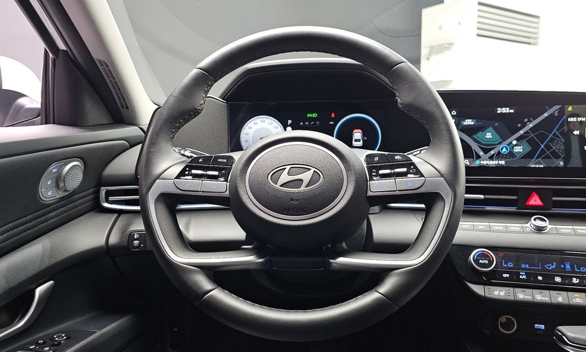 Hyundai AVANTE 2025